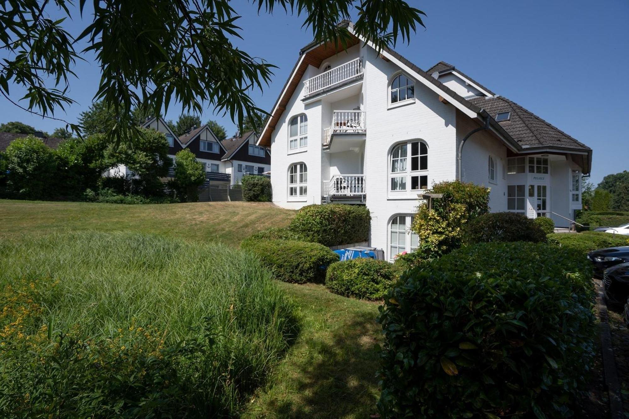 Haus Pegasus App 2 Apartment Scharbeutz Bagian luar foto
